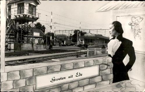 Ede seinhuisje spoorwegovergang Station Ede-Wageningen, Verzamelen, Ansichtkaarten | Nederland, Ongelopen, Gelderland, 1940 tot 1960