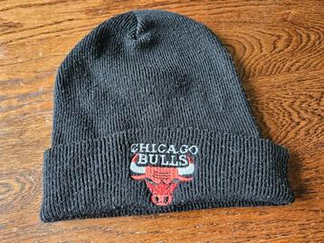 In Goede Staat Chicago Bulls Muts beschikbaar voor biedingen