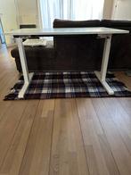 Te koop verstelbaar van 65 cm naar 89 cm zit bureau , wit ., Ophalen, In hoogte verstelbaar, Zo goed als nieuw, Bureau