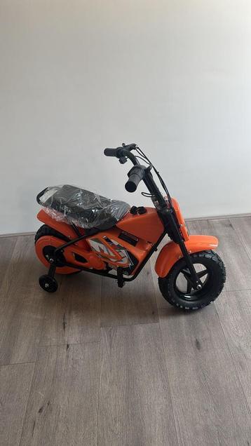 Kindermotor Op Accu | Met Zijwielen & Een Toeter beschikbaar voor biedingen
