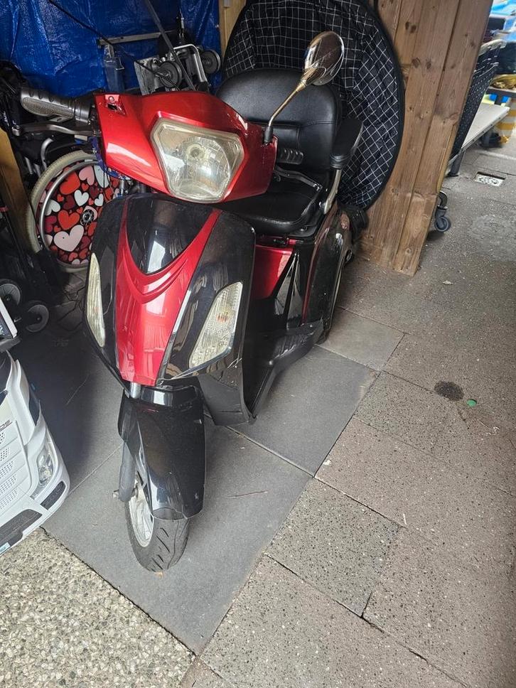 Nova bendi rijd 25 tot 30 km per uur, Diversen, Brommobielen en Scootmobielen, Gebruikt, 16 km/u of meer, Ophalen