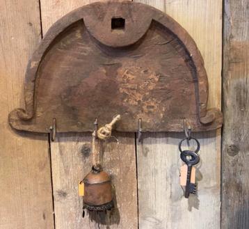 Halve Maan Kapstok beschikbaar voor biedingen