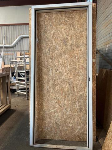 Binnendeurskozijn 930x2315mm  beschikbaar voor biedingen