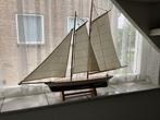 ZEILBOOT hoogte 53 cm - breed 70 cm.MINIATUUR bootje, Hobby en Vrije tijd, Modelbouw | Boten en Schepen, Ophalen, Zo goed als nieuw