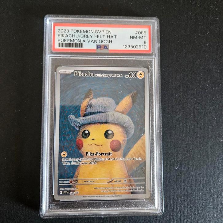 Pikachu van gogh promo psa 8, Hobby en Vrije tijd, Verzamelkaartspellen | Pokémon, Nieuw, Ophalen of Verzenden