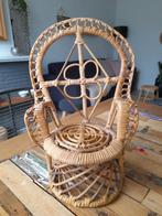 Vintage Poppen stoeltje,  pauwen stoel, rotan., Ophalen of Verzenden, Zo goed als nieuw, Barbie