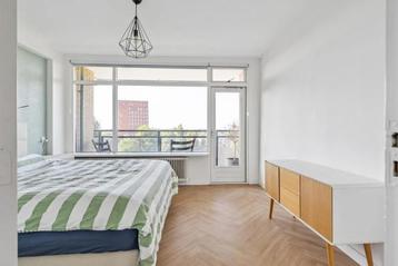 Retro Design Dressoir beschikbaar voor biedingen