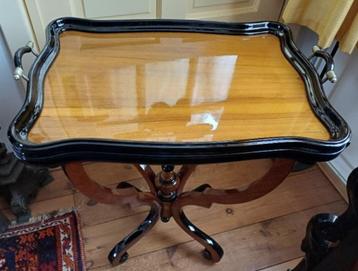 Willem III notenhouten spinnekop wijn/theetafel  beschikbaar voor biedingen