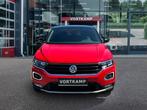Volkswagen T-ROC 1.5 TSI DSG SPORT TREKHAAK/CAMERA/BEATS/NAV, USB, Bedrijf, SUV of Terreinwagen, Rood