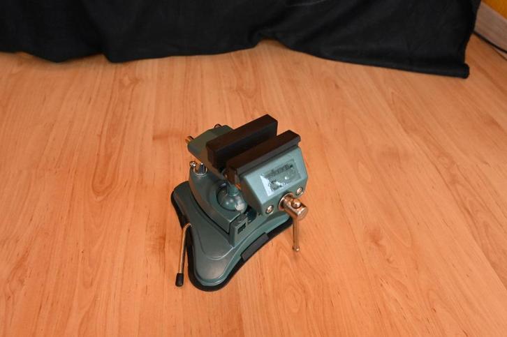 Zuignap bankschroef van Velleman (voor hobby), Doe-het-zelf en Verbouw, Gereedschap | Handgereedschap, Zo goed als nieuw, Ophalen of Verzenden