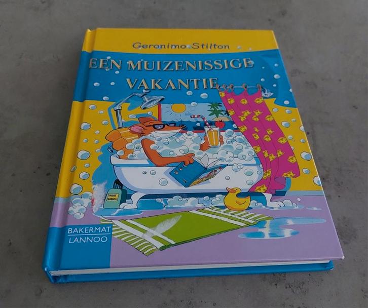 Geronimo Stilton - Een muizenissige vakantie  🏖, Boeken, Kinderboeken | Jeugd | 10 tot 12 jaar, Zo goed als nieuw, Fictie, Ophalen of Verzenden