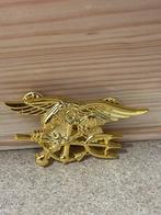 Goudkleurig Navy Seal Embleem, Ophalen of Verzenden, Marine, Amerika, Embleem of Badge