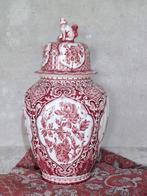Antieke oude dekselvaas  Petrus Regout delfts roze rood, Antiek en Kunst, Antiek | Keramiek en Aardewerk, Ophalen of Verzenden