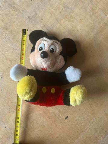 Knuffel Mickey Mouse beschikbaar voor biedingen