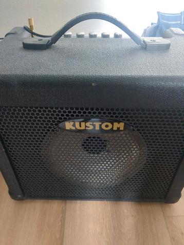 Versterker gitaar /basgitaar (basversterker) beschikbaar voor biedingen