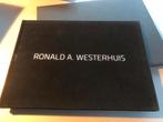 Eerste Boek Ronald Westerhuis Zwolle zeldzaam in doos, Boeken, Ophalen of Verzenden, Zo goed als nieuw
