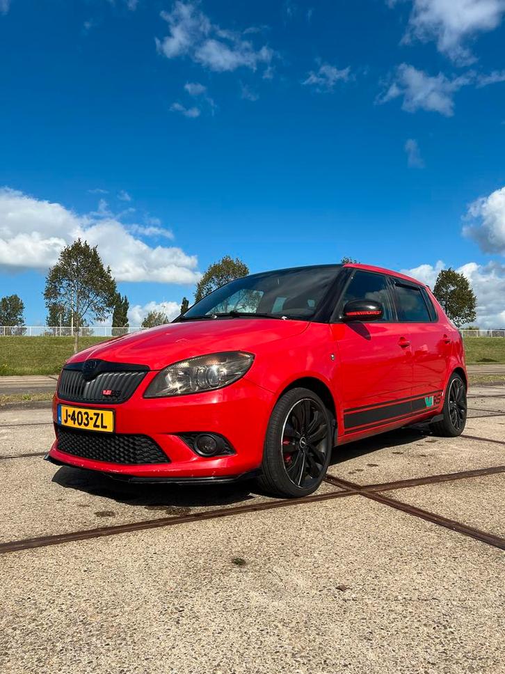 Skoda Fabia 1.4 TSI 132KW RS DSG 2010 Rood, Auto's, Skoda, Particulier, Fabia, Benzine, D, Hatchback, Automaat, Geïmporteerd, Rood