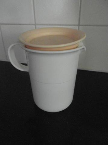 tupperware koffie  melkkannetje wit geel  als nieuw  beschikbaar voor biedingen