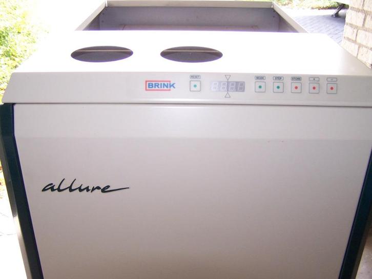 Brink Allure B-25 Upflow - 2 stuks, Doe-het-zelf en Verbouw, Verwarming en Radiatoren, Gebruikt, Cv-ketel of Combi-ketel, 80 cm of meer
