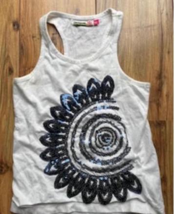 Top wit Desigual in maat 134/140 beschikbaar voor biedingen