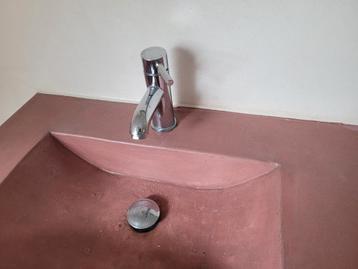 2 wastafelkranen, mengkraan, chroom kleurig. beschikbaar voor biedingen
