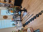 halterbank curlstang dumbels en met rechte stang 80kg gewich, Sport en Fitness, Fitnessmaterialen, Ophalen, Zo goed als nieuw