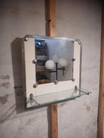 Vintage spiegel 46 x 46 cm met glazen plankje art deco stijl, Minder dan 50 cm, Gebruikt, Ophalen of Verzenden, Minder dan 100 cm