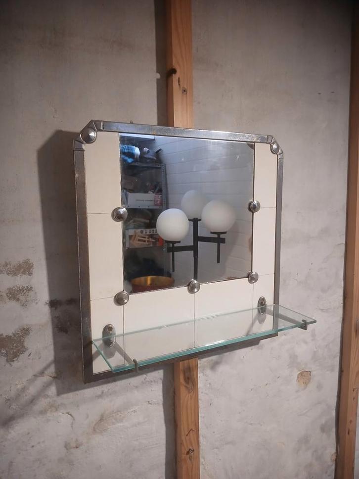 Vintage spiegel 46 x 46 cm met glazen plankje art deco stijl, Huis en Inrichting, Woonaccessoires | Spiegels, Gebruikt, Minder dan 50 cm
