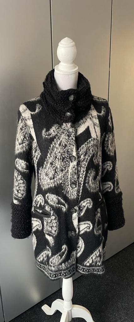 Marccain: Opvallend Vest!, Kleding | Dames, Truien en Vesten, Zo goed als nieuw, Maat 38/40 (M), Verzenden