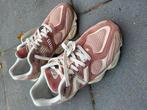 New balance 9060 mt 39,5, Ophalen, Zo goed als nieuw, Bruin, Sneakers of Gympen