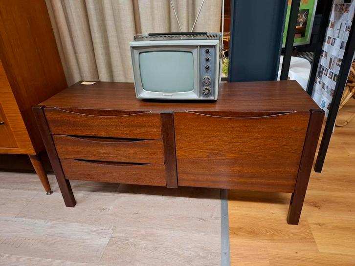 Vintage dressoir tv audio lp meubel kast wandmeubel wandkast, Huis en Inrichting, Kasten | Televisiemeubels, Zo goed als nieuw