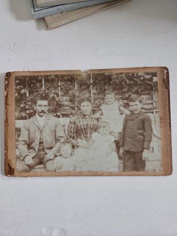 4 oude foto's 1890/1930 Kabinetkaarten en familieportretten beschikbaar voor biedingen