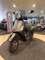 Vespa GTS 300 super sport 2024 KM:1403, Overige modellen, 300 cc, Ophalen of Verzenden, Zo goed als nieuw