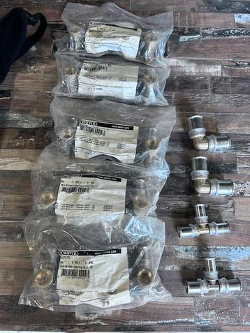 Wavin Tigris muurplaat/perskoppeling beschikbaar voor biedingen