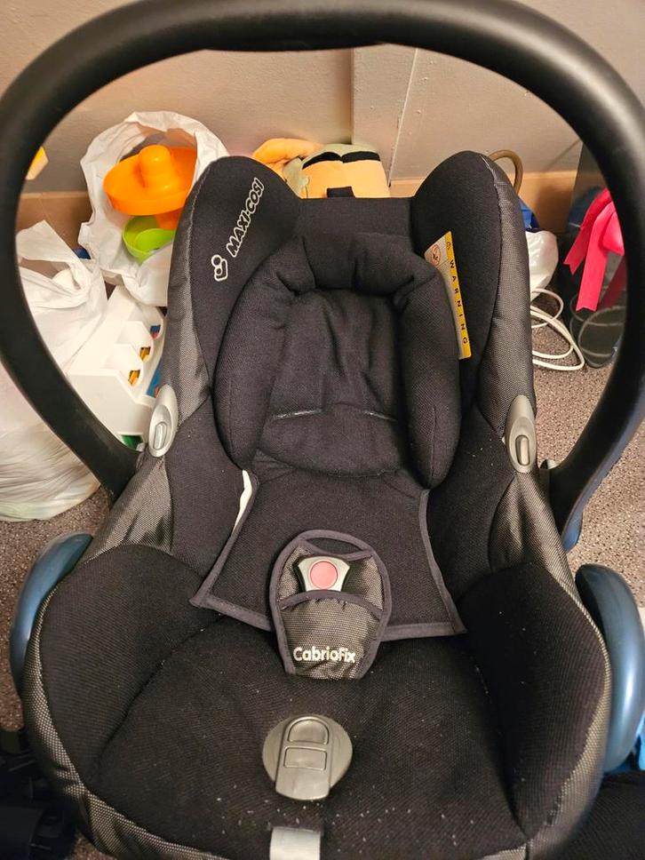 Maxi-Cosi autostoel - CabrioFix, Kinderen en Baby's, Autostoeltjes, Gebruikt, Maxi-Cosi, 0 t/m 13 kg, Autogordel, Zijbescherming