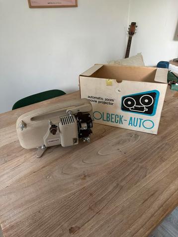 Film projector vintage jaren 60-70. beschikbaar voor biedingen