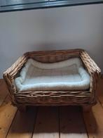 Gratis hondenmandje rattan 58x46x35 voor klein hondje, Dieren en Toebehoren, Ophalen, Zo goed als nieuw, Riet