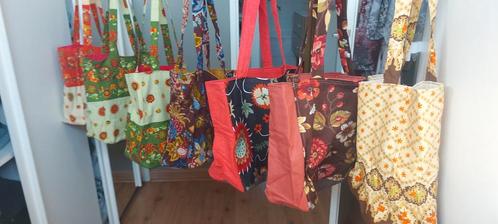 Nieuw gemaakte wasbare tassen van vintage tafelkleden, Sieraden, Tassen en Uiterlijk, Tassen | Damestassen, Ophalen of Verzenden