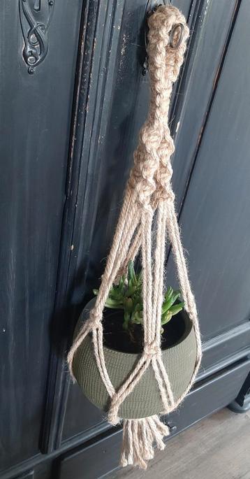 4 macrame gevlochten plantenhangers beschikbaar voor biedingen