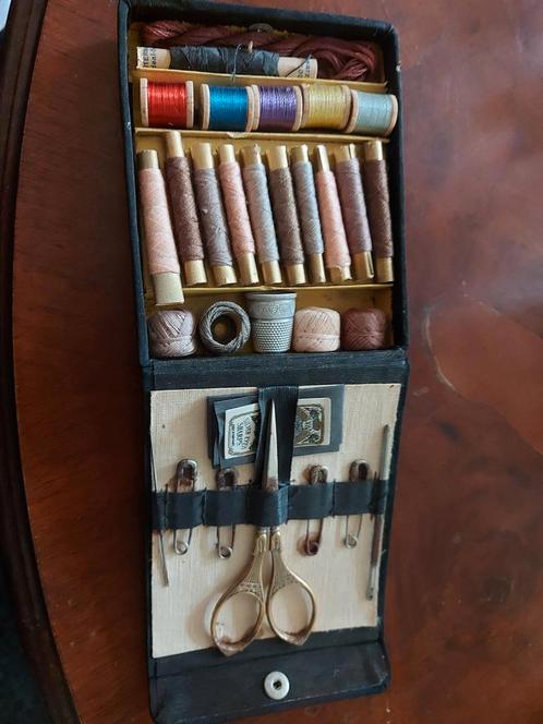 Vintage Naaisetje in Etui - Compleet, Antiek en Kunst, Antiek | Woonaccessoires, Ophalen of Verzenden