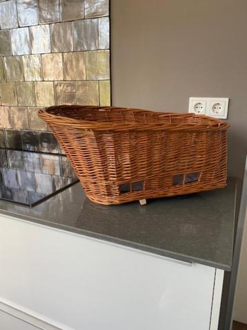 Hondenmand fiets. Dierenmand. Mand Basil Pasja. beschikbaar voor biedingen
