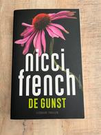 Nicci French - De gunst - special Vriendenloterij, Nicci French, Ophalen of Verzenden, Zo goed als nieuw, Nederland