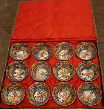 Amise of saus schaaltjes beschikbaar voor biedingen