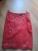 Les Bleus rood leren rokje *eureka*, Kleding | Dames, Rokken, Maat 42/44 (L), Ophalen of Verzenden, Zo goed als nieuw, Boven de knie