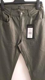Lederlook groene broek 38, Kleding | Dames, Broeken en Pantalons, Maat 38/40 (M), Ophalen of Verzenden, Zo goed als nieuw, Lang
