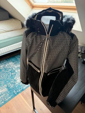 Luhta maat 44 jas en broek beschikbaar voor biedingen