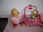 new born baby pop met tas en acc, Kinderen en Baby's, Speelgoed | Poppen, Ophalen of Verzenden, Zo goed als nieuw, Babypop