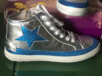 Nieuw maat 40 stoere leren sneakers zilver metallic look beschikbaar voor biedingen