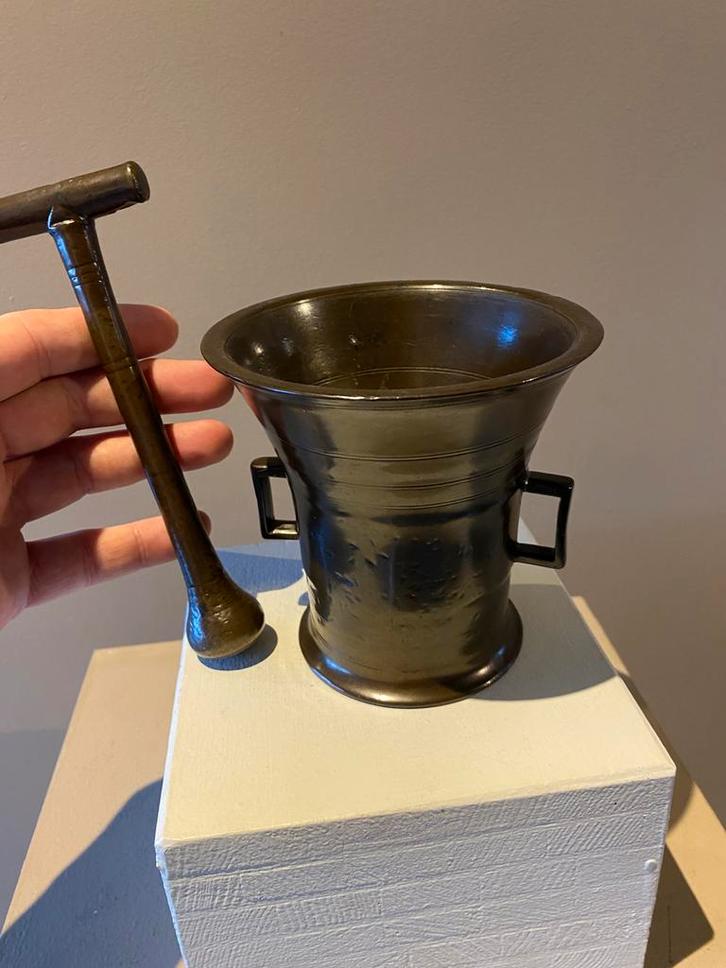 Bronzen vijzel met stamper 17/18e eeuw, Antiek en Kunst, Antiek | Koper en Brons, Ophalen of Verzenden