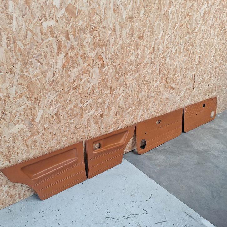 Bruine deurpanelen Golf mk1, Auto-onderdelen, Interieur en Bekleding, Volkswagen, Nieuw, Ophalen